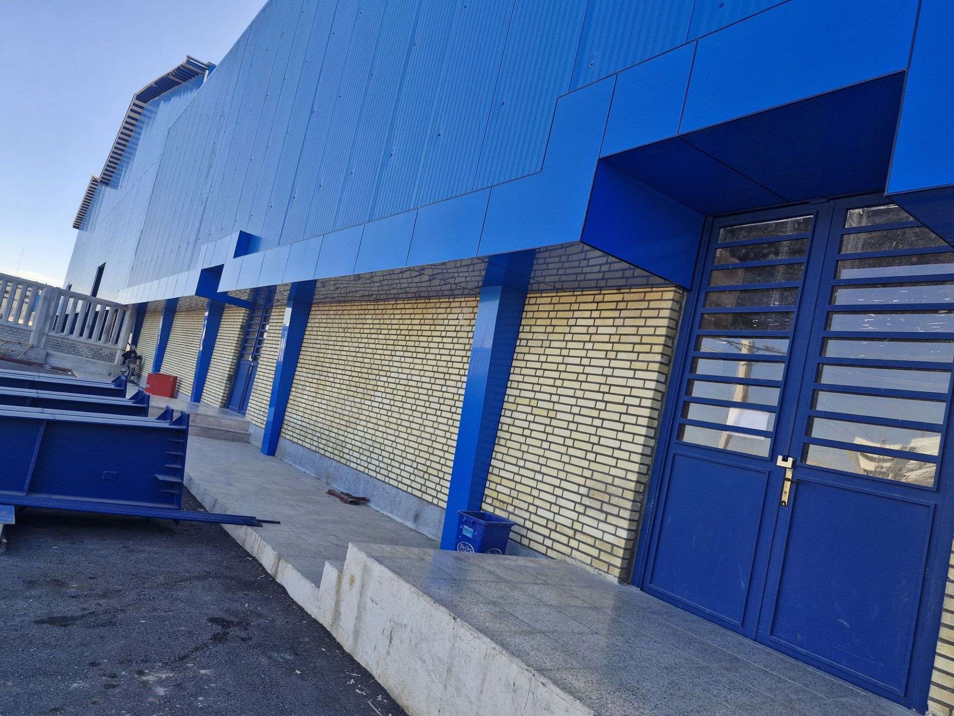 تخصص در طراحی و اجرای سوله و خانه‌های پیش‌ساخته در آبادان